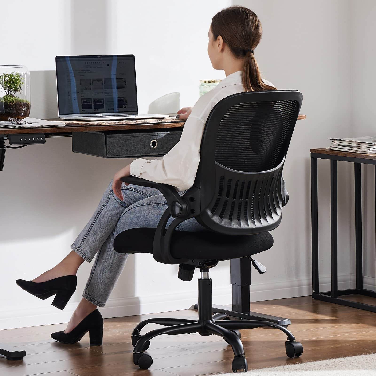 Comfortable mesh office online chair